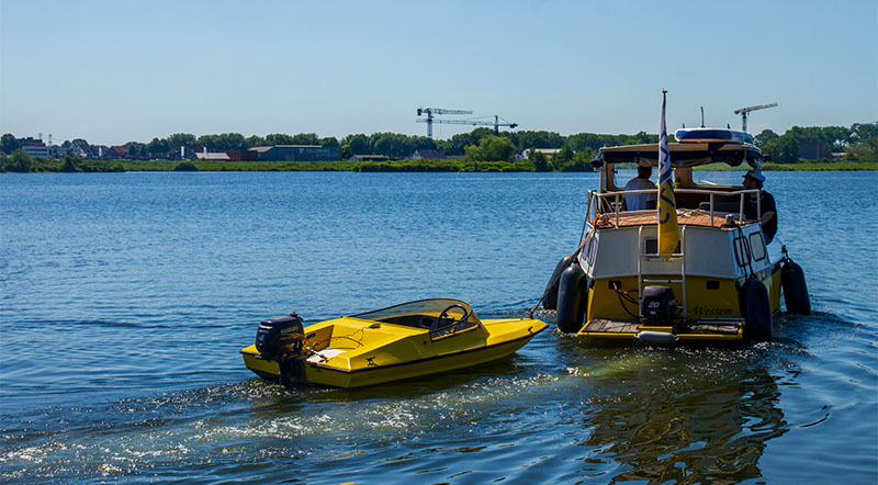 Limoncello-Bumblebee-Yellow-Boats-Bootverhuur-Wessem